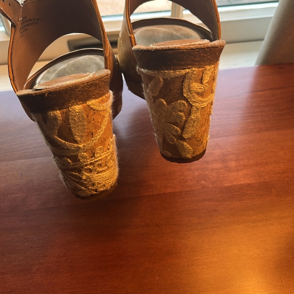 Sofft Size 8.5 The Color Is More Of A Mustard Col… - image 4